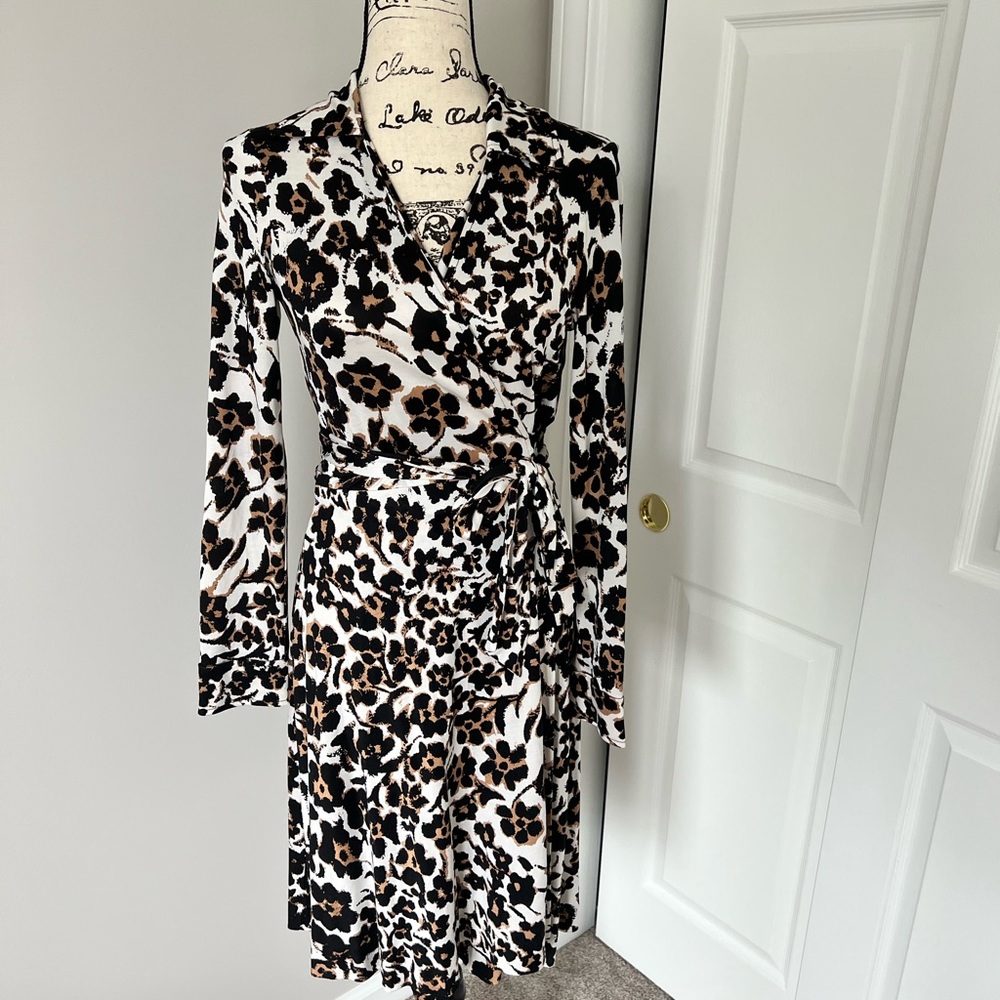DVF wrap dress- like new!